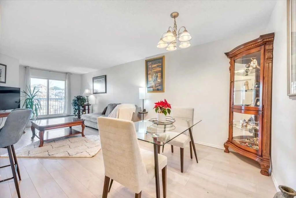 308, 11 Somervale View Sw, Calgary
