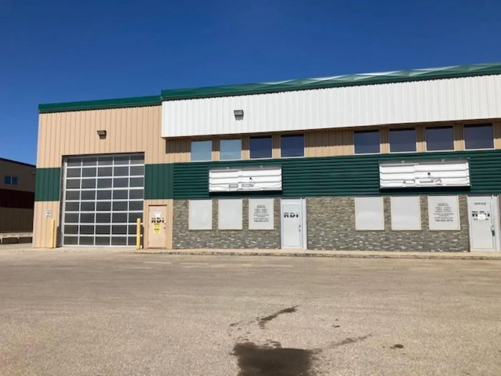 Bay #6 & 7 10602 79 Avenue , Clairmont