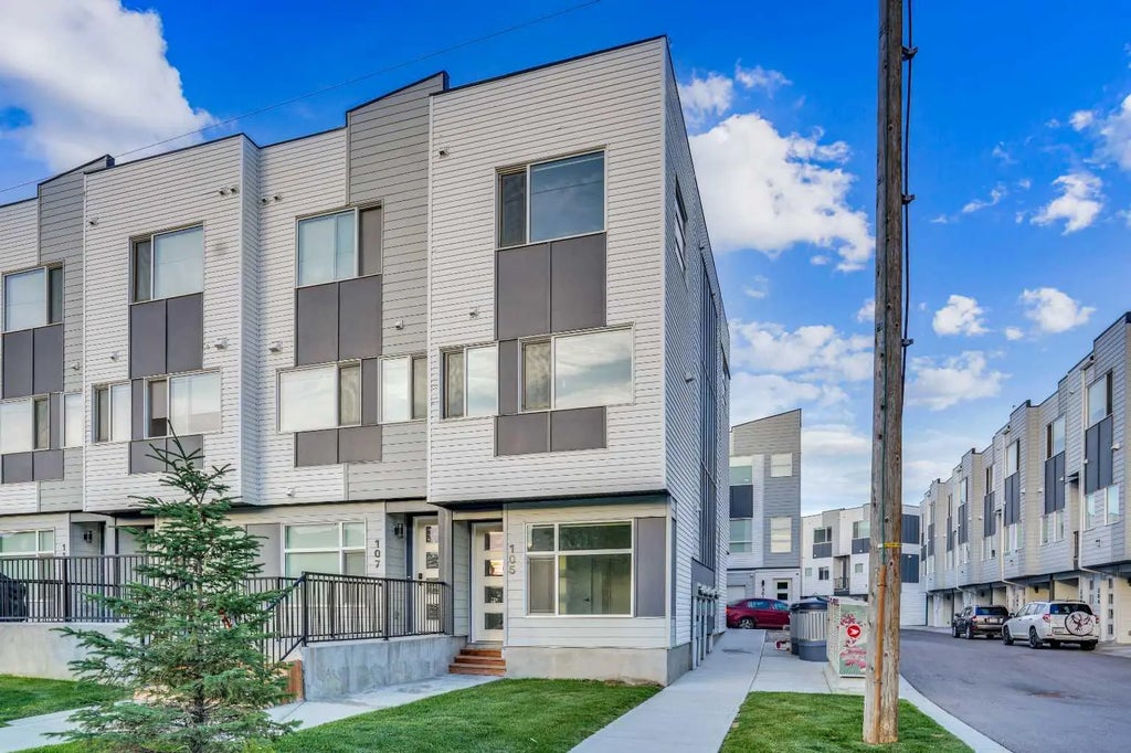 105 Panatella Square Nw, Calgary