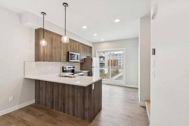 107 Shawnee Square Sw, Calgary