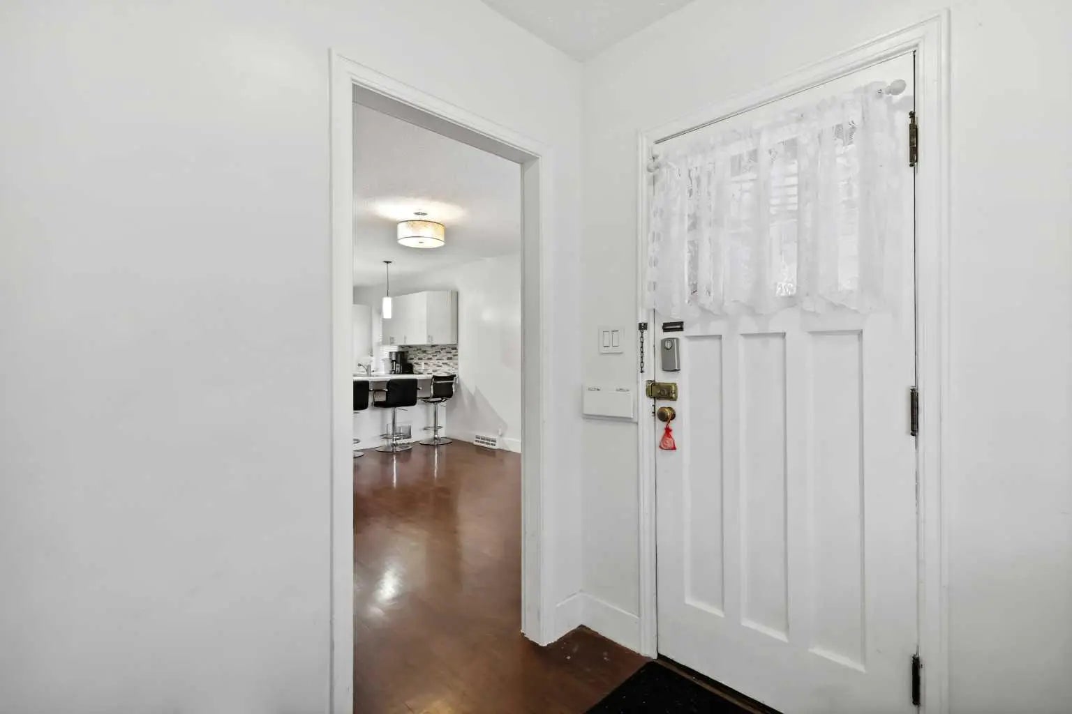 230 8a Street Northeast, Calgary – Residential Detached Listing Photo 9