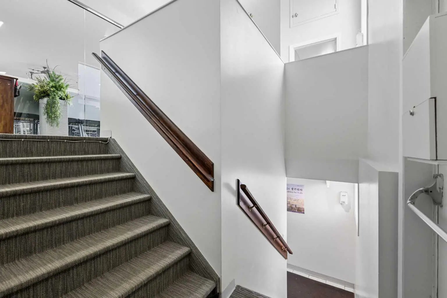 232 8a Street Northeast, Calgary – Commercial Mixed Use Listing Photo 21