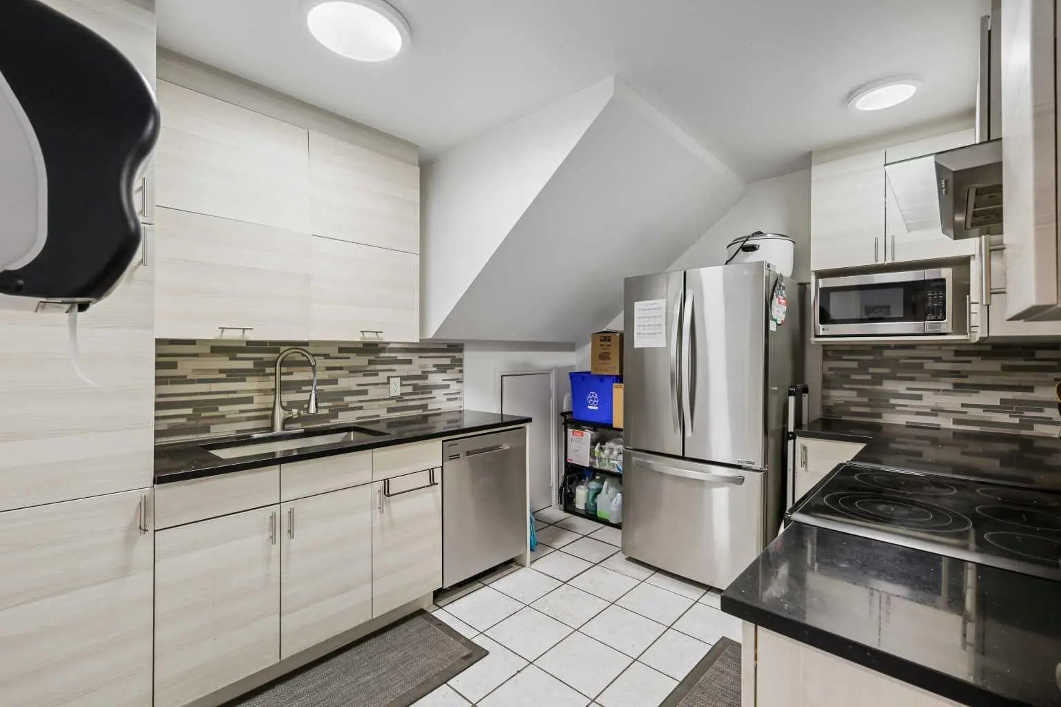 232 8a Street Northeast, Calgary – Commercial Mixed Use Listing Photo 27