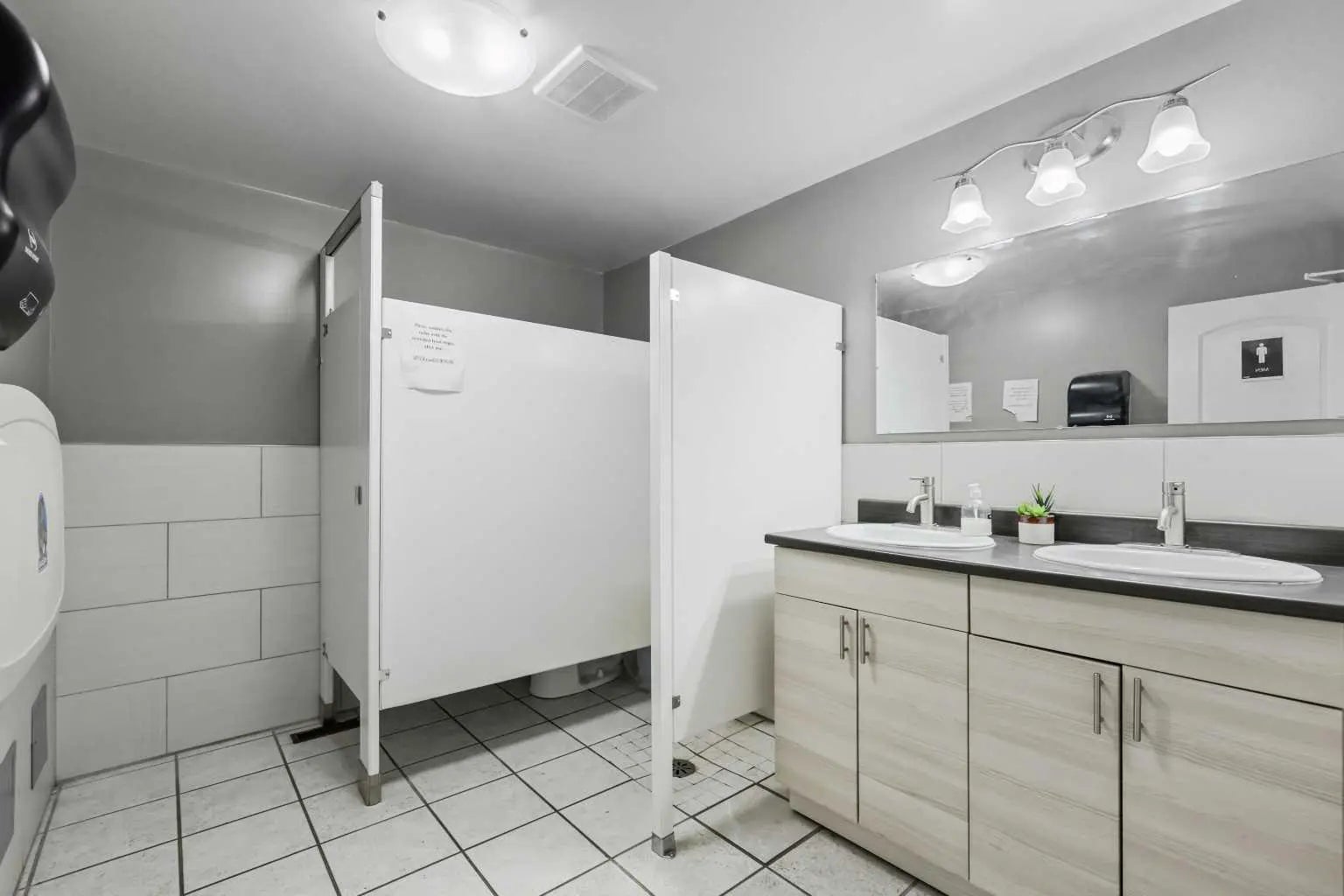 232 8a Street Northeast, Calgary – Commercial Mixed Use Listing Photo 35