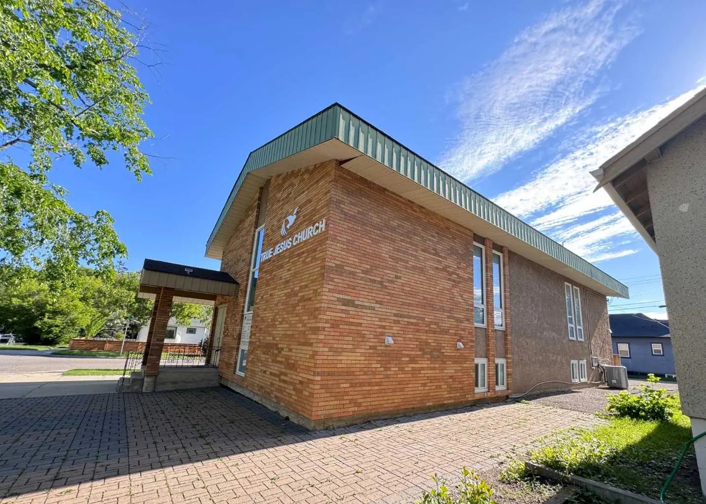 232 8a Street Northeast, Calgary – Commercial Mixed Use Listing Photo 5