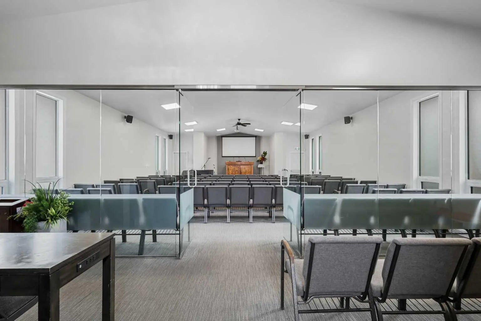 232 8a Street Northeast, Calgary – Commercial Mixed Use Listing Photo 6