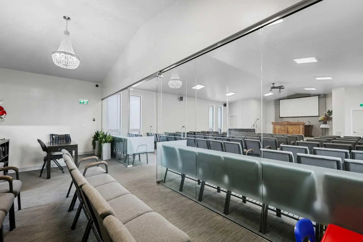 232 8a Street Northeast, Calgary – Commercial Mixed Use Listing Photo 7