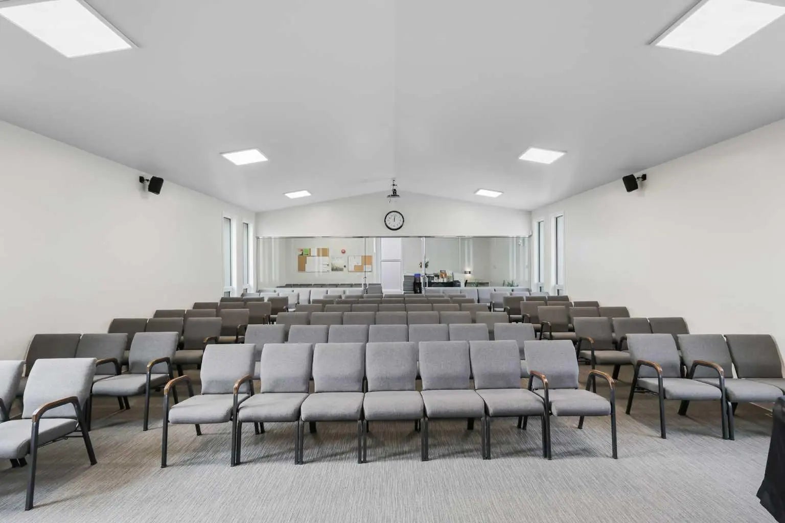 232 8a Street Northeast, Calgary – Commercial Mixed Use Listing Photo 8