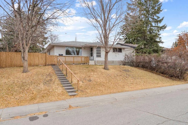 3248 Bearspaw Drive Nw, Calgary