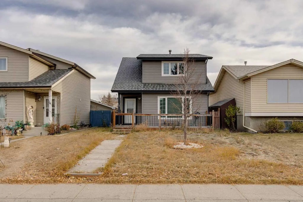 16 Abalone Crescent Ne, Calgary