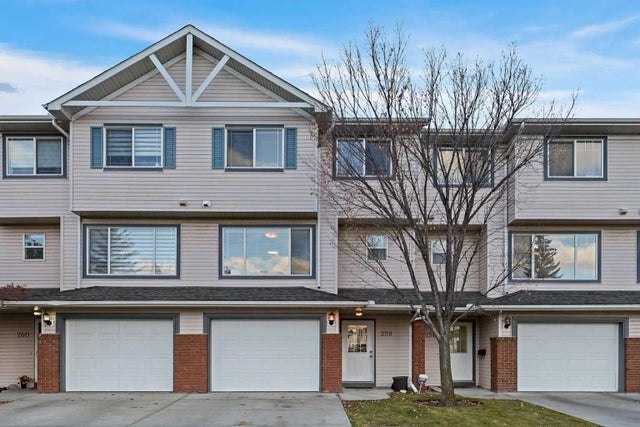 258 Rocky Ridge Court Nw, Calgary