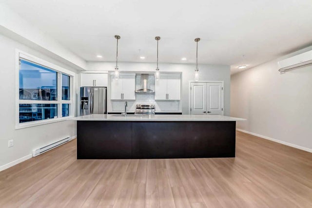 404, 80 Carrington Plaza Nw, Calgary