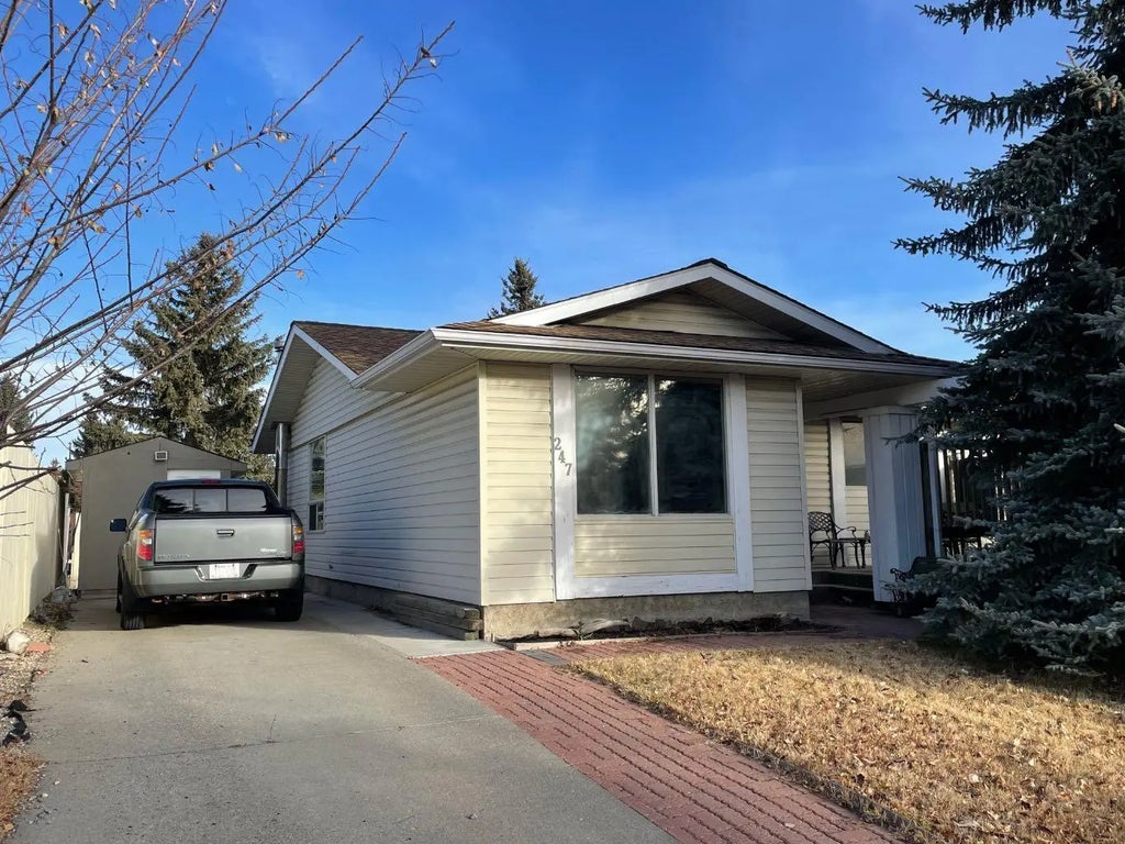 247 Bracewood Road Sw, Calgary