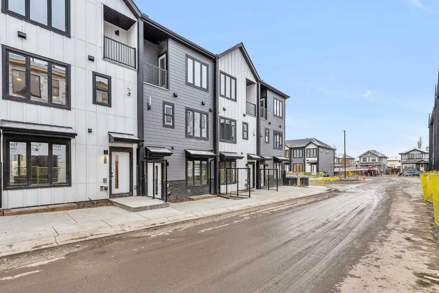 124 Arbour Lake Court  Northwest, Calgary – Residential Row/Townhouse Listing Photo 2