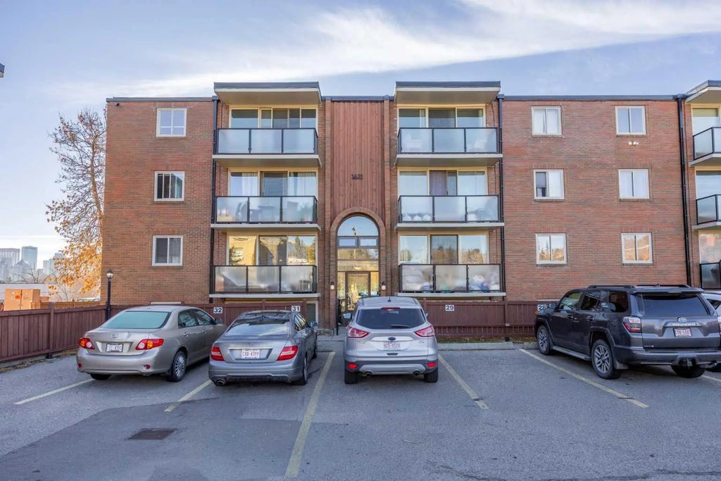 438, 1421 7 Avenue Nw, Calgary