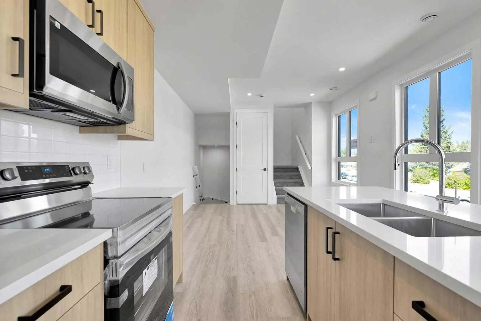 4903 Bowness Road Northwest, Calgary – Residential Row/Townhouse Listing Photo 3