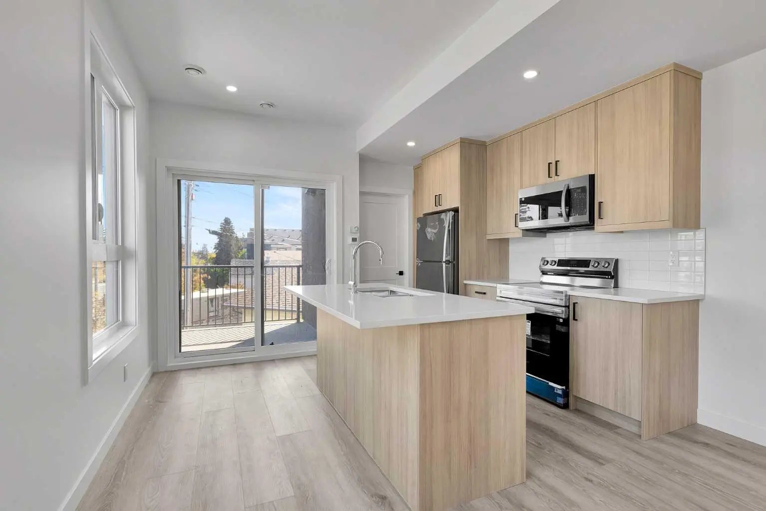 4903 Bowness Road Northwest, Calgary – Residential Row/Townhouse Listing Photo 4