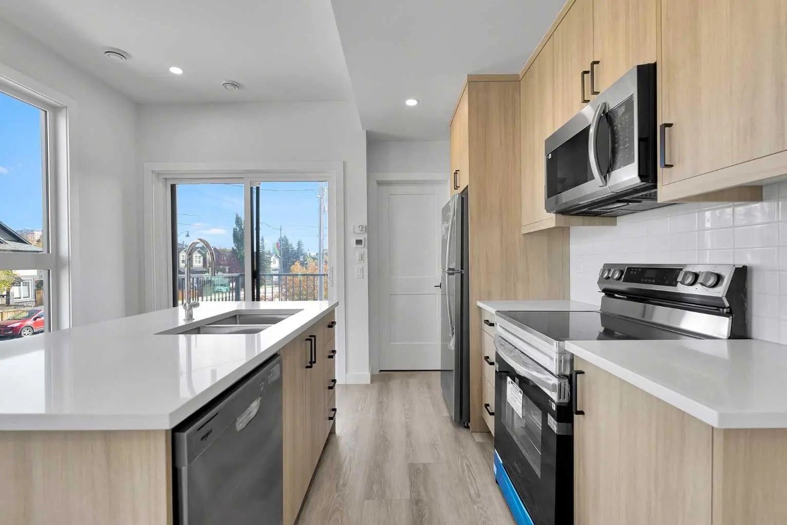 4903 Bowness Road Northwest, Calgary – Residential Row/Townhouse Listing Photo 5