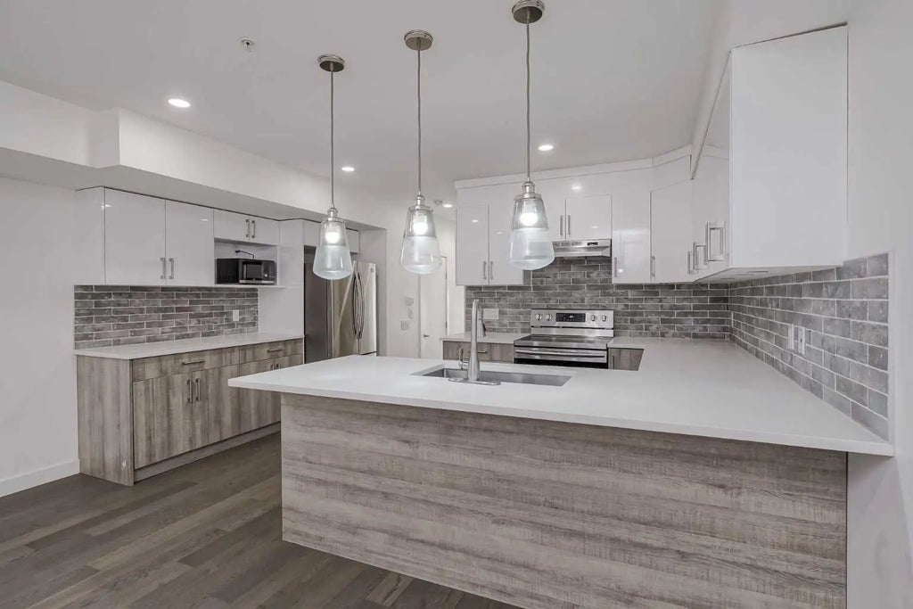 109, 1632 20 Avenue Nw, Calgary