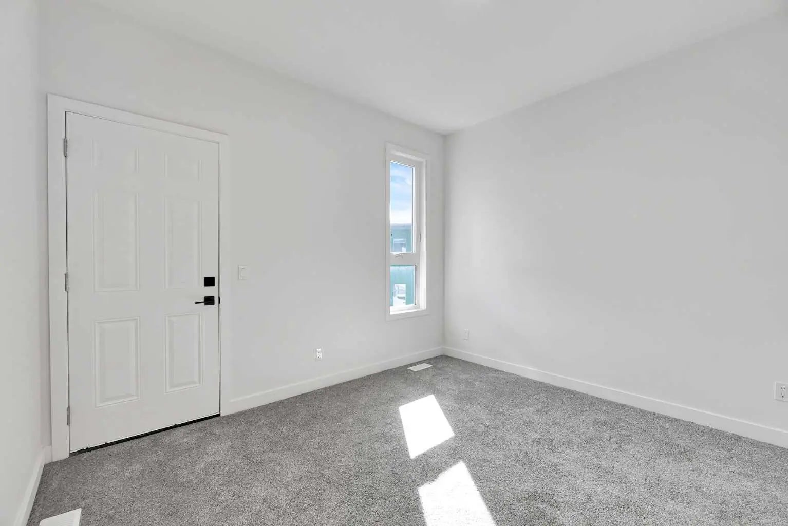 4905 Bowness Road Northwest, Calgary – Residential Row/Townhouse Listing Photo 13