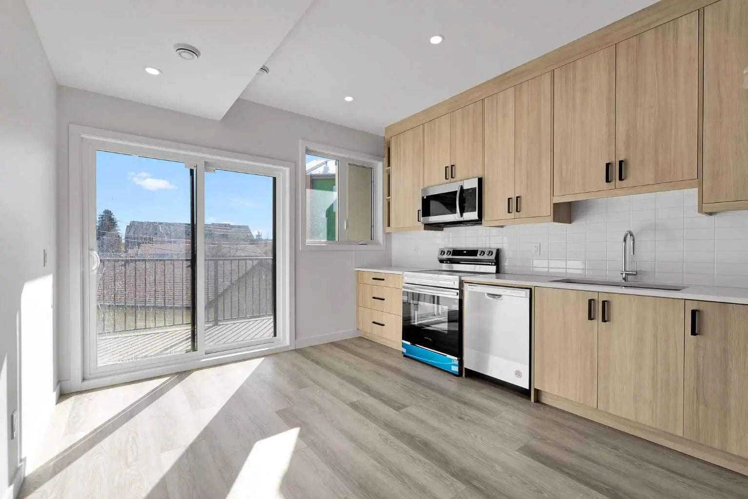 4905 Bowness Road Northwest, Calgary – Residential Row/Townhouse Listing Photo 4