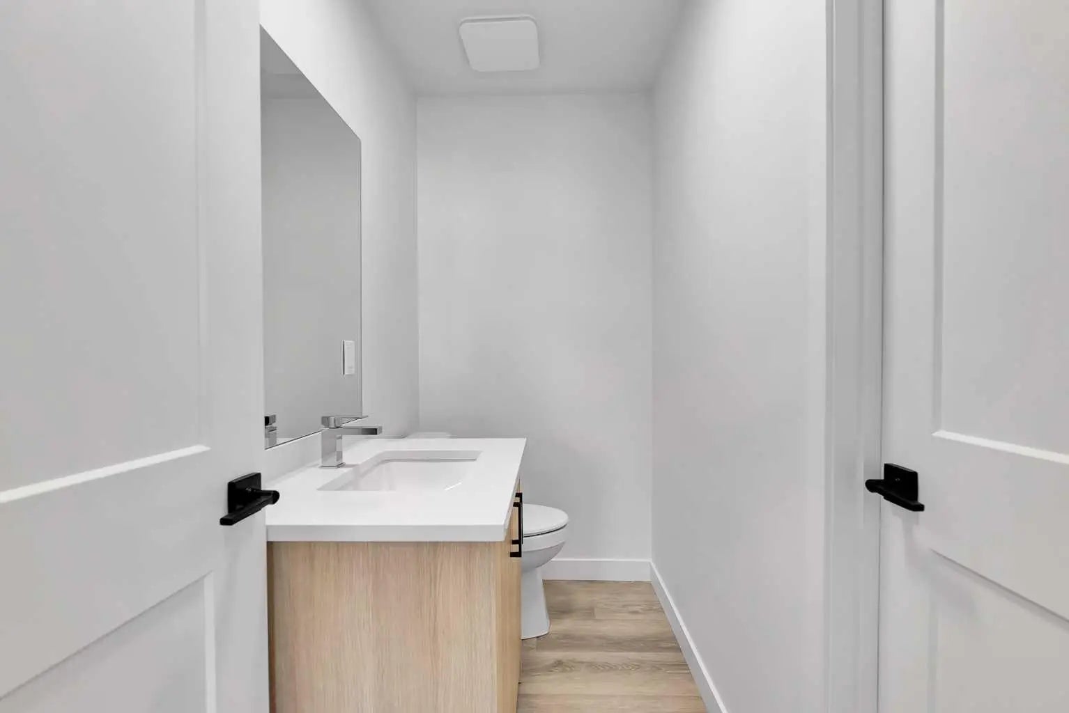 4905 Bowness Road Northwest, Calgary – Residential Row/Townhouse Listing Photo 8