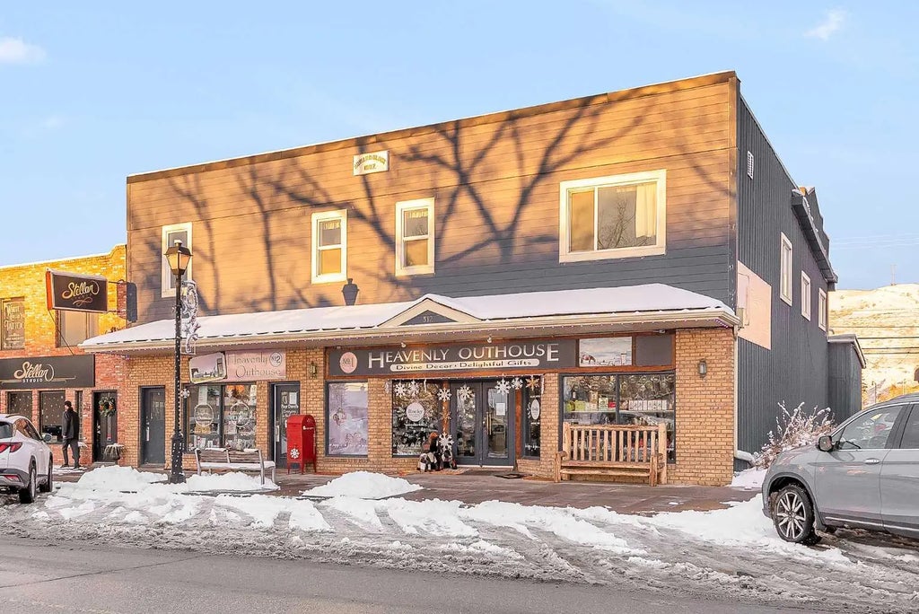 312 1 Street W, Cochrane