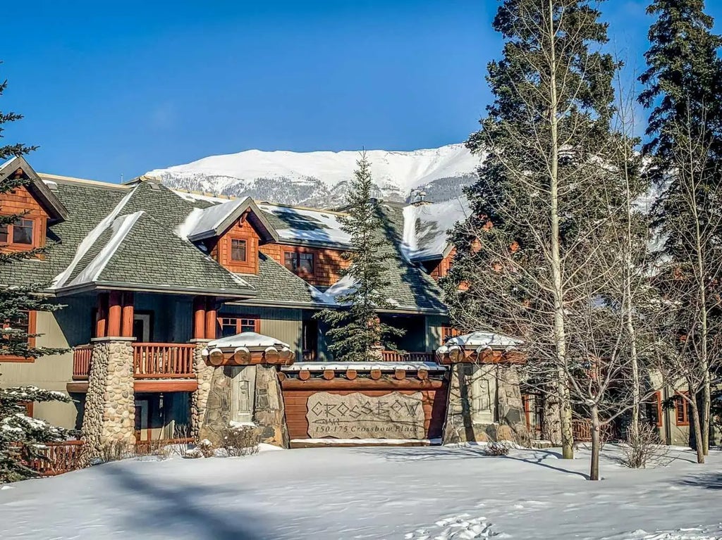 112, 150 Crosbow Place , Canmore