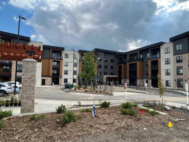 110, 8355 19 Avenue Sw, Calgary