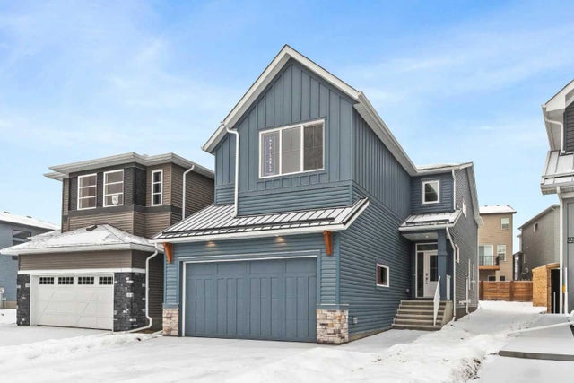 438 Lucas Way Nw, Calgary