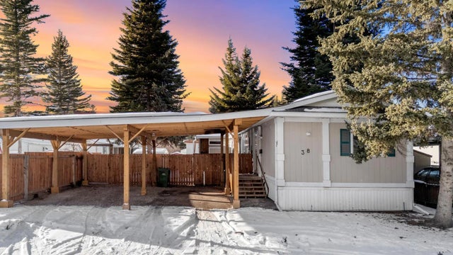 38, 3223 83 Street Nw, Calgary