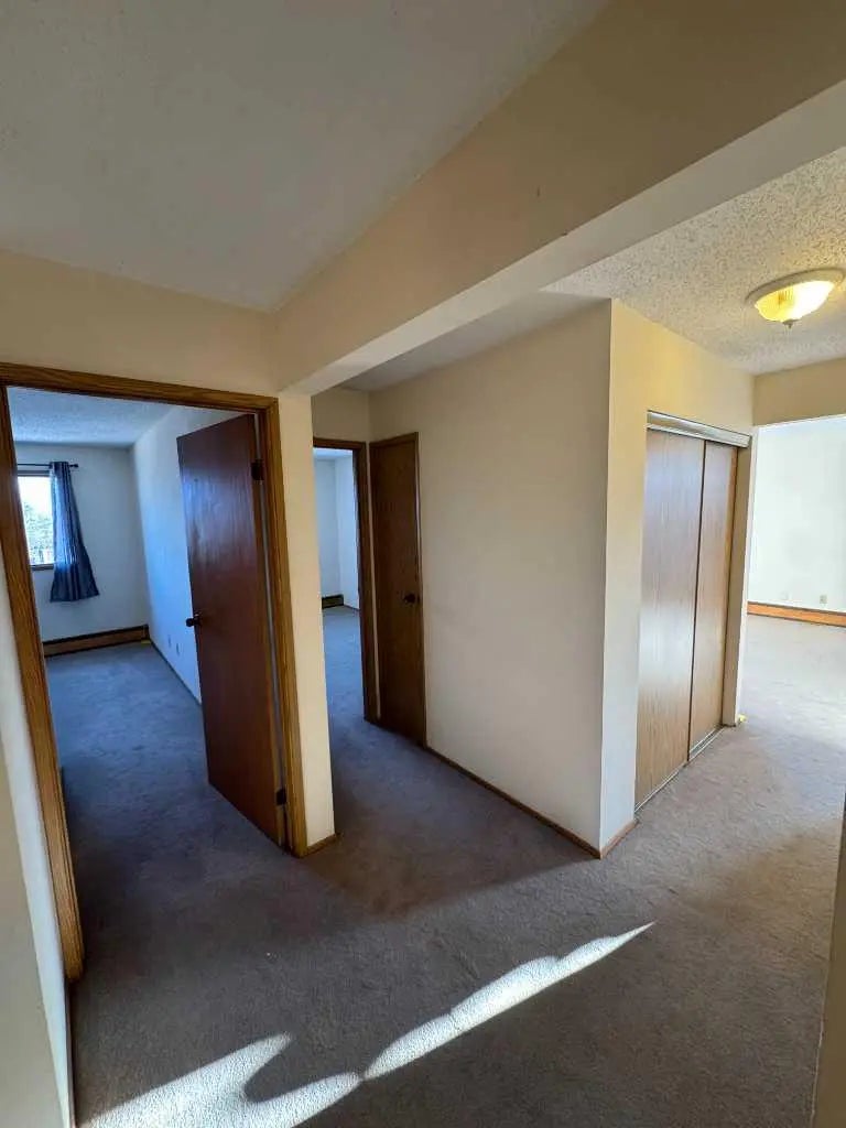 1-7, 2515 First Avenue Northwest, Calgary – Multi-Family Apartment Listing Photo 13