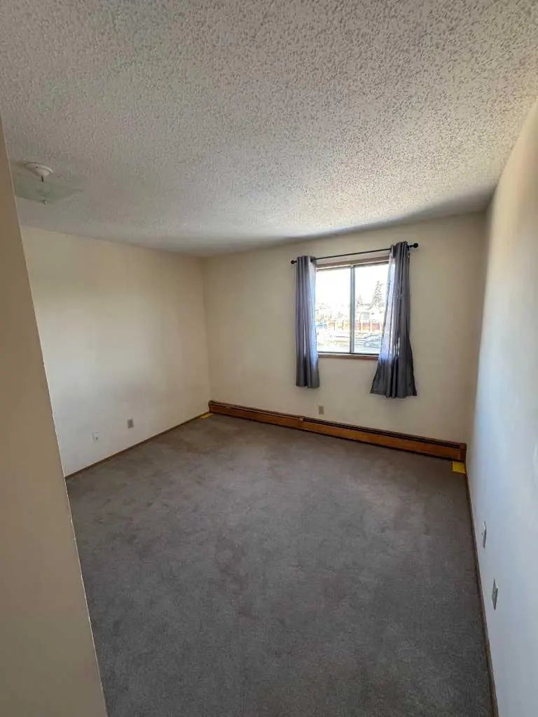 1-7, 2515 First Avenue Northwest, Calgary – Multi-Family Apartment Listing Photo 14