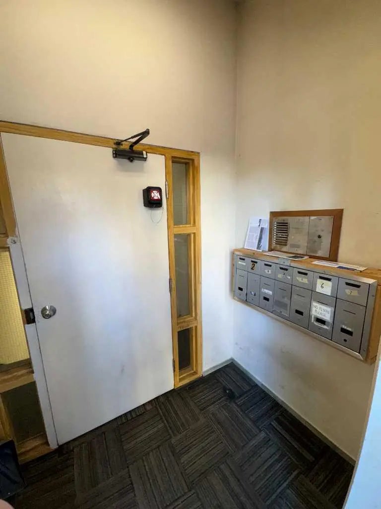 1-7, 2515 First Avenue Northwest, Calgary – Multi-Family Apartment Listing Photo 3