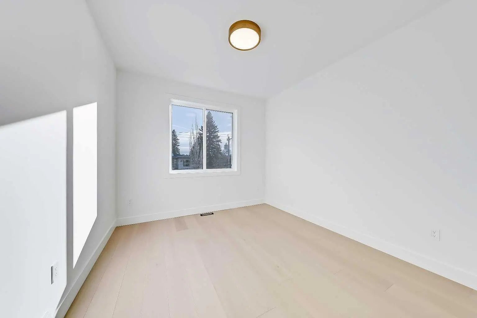 732 33a Street Northwest, Calgary – Residential Semi Detached (Half Duplex) Listing Photo 29