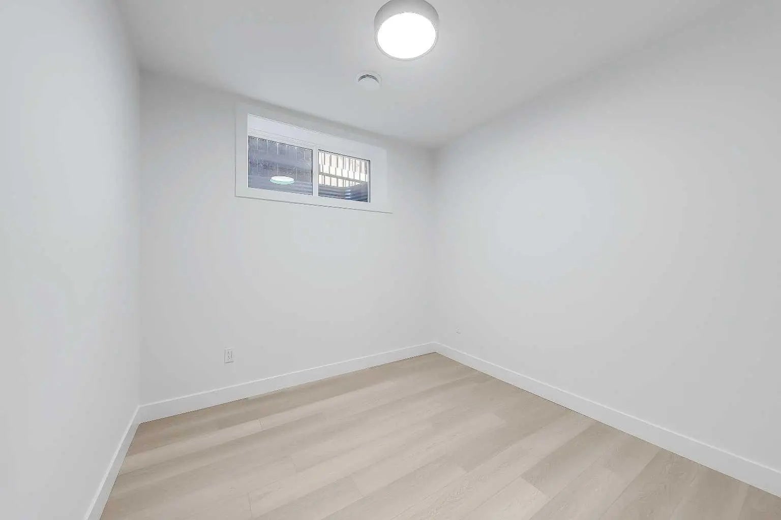 732 33a Street Northwest, Calgary – Residential Semi Detached (Half Duplex) Listing Photo 36