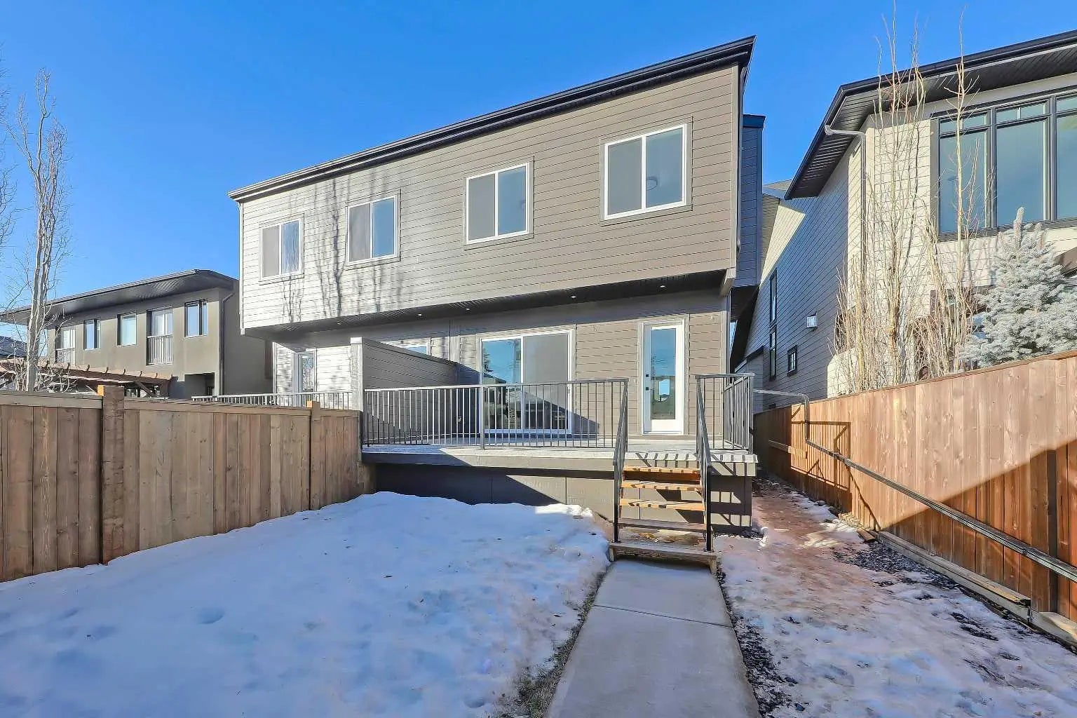 732 33a Street Northwest, Calgary – Residential Semi Detached (Half Duplex) Listing Photo 43