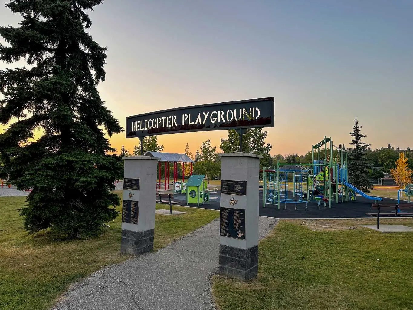 732 33a Street Northwest, Calgary – Residential Semi Detached (Half Duplex) Listing Photo 49