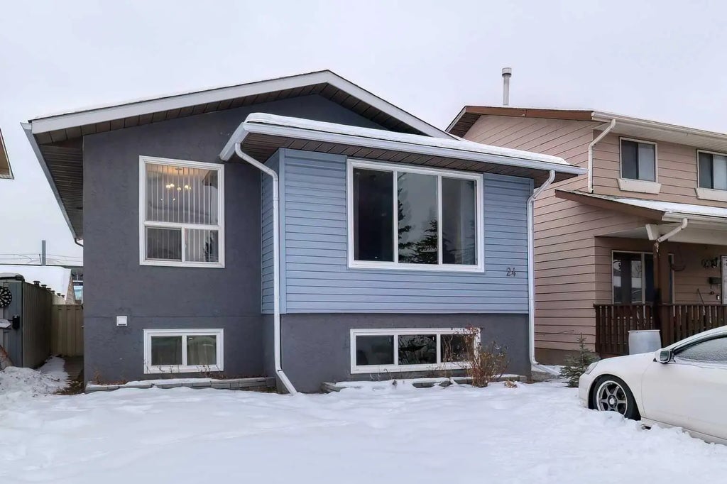 24 Shawmeadows Road Sw, Calgary
