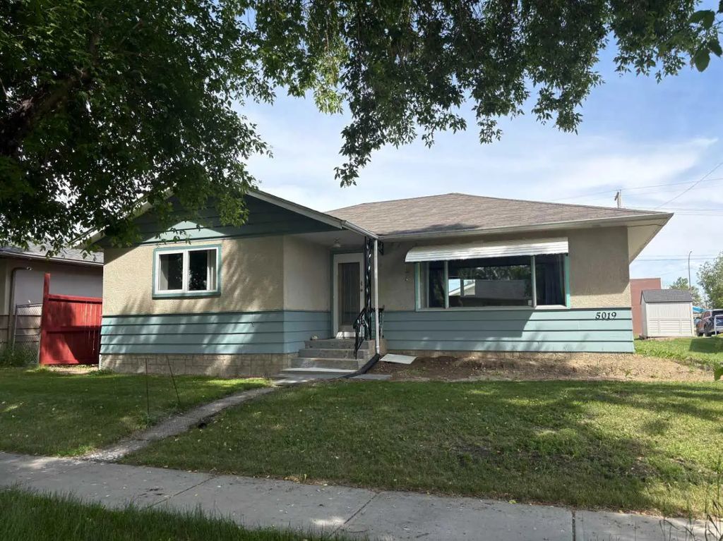 5019 51 Street , Mannville