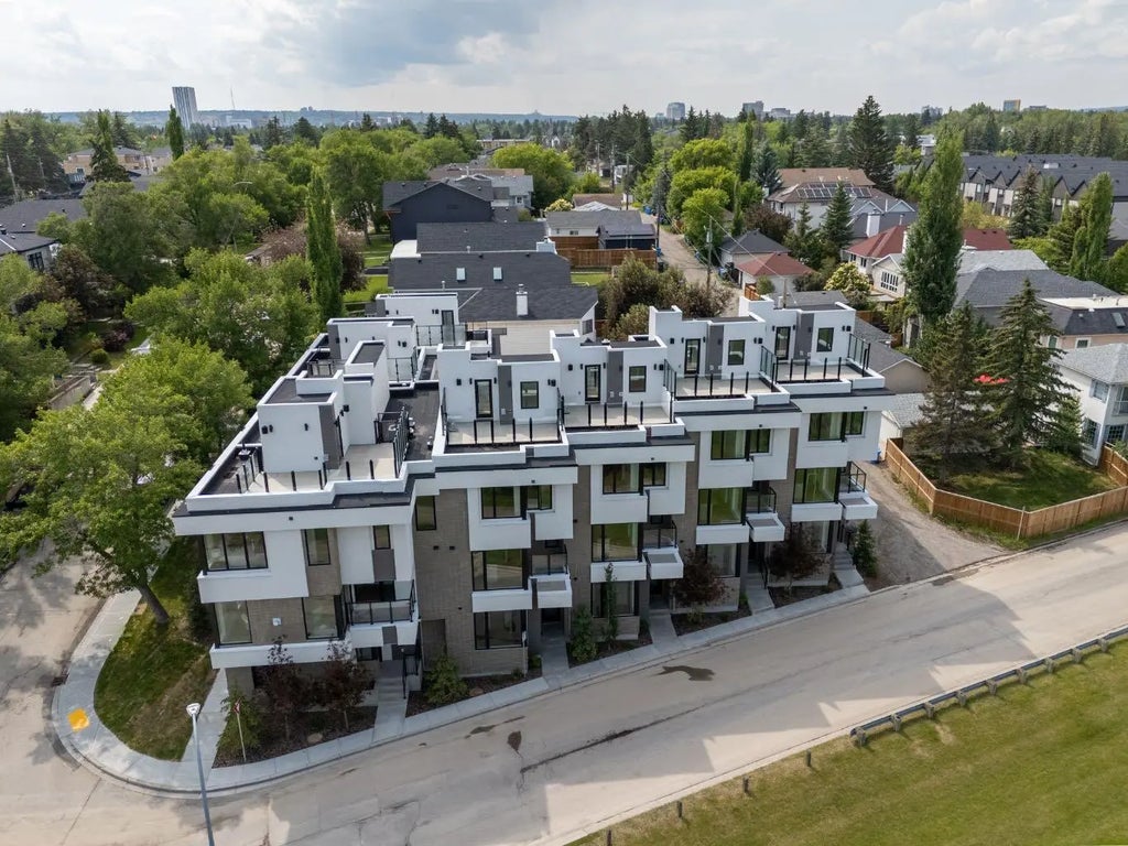 2311 13 Street Nw, Calgary