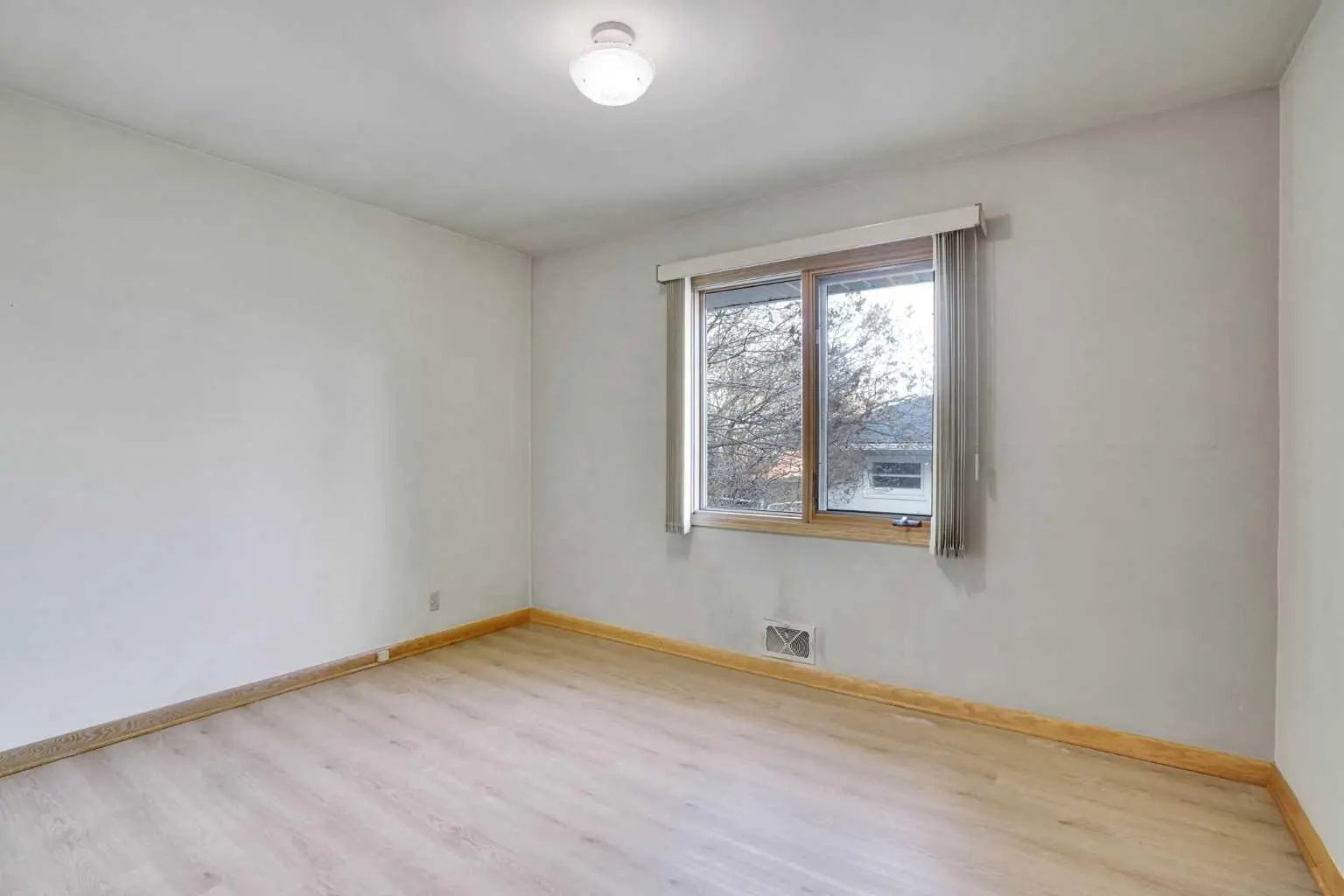 1956 Kelwood Drive Southwest, Calgary – Residential Detached Listing Photo 12