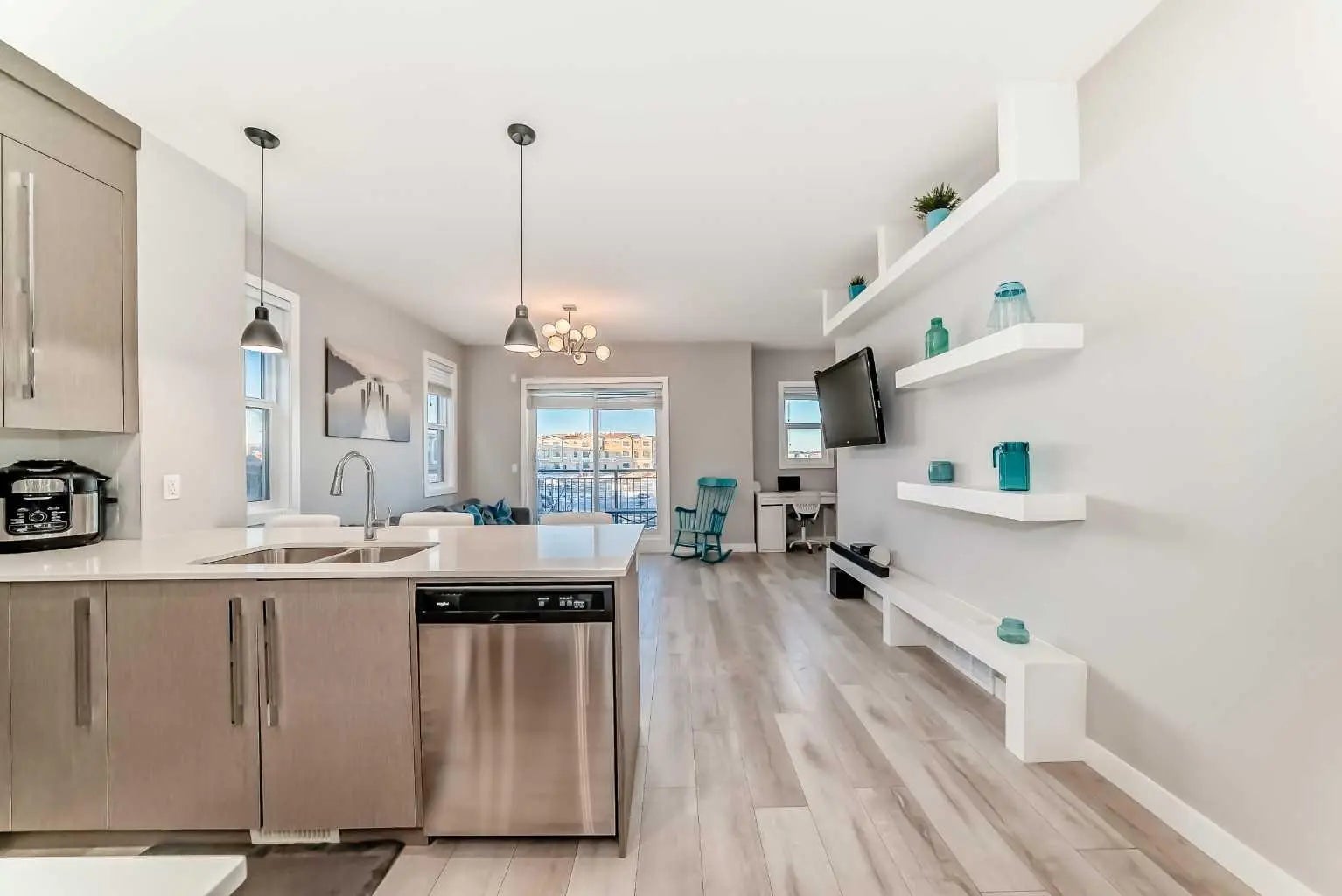 6421 128 Avenue Northeast, Calgary – Residential Row/Townhouse Listing Photo 2