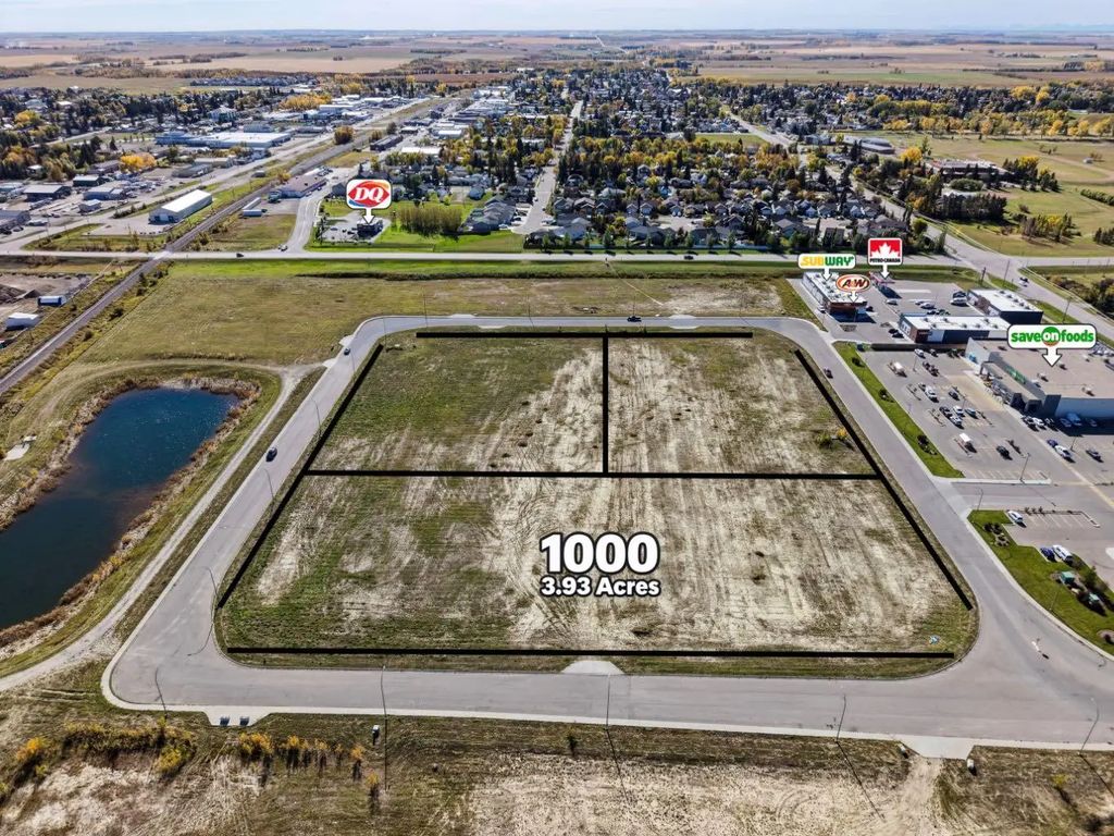 1000 Shantz Drive , Didsbury