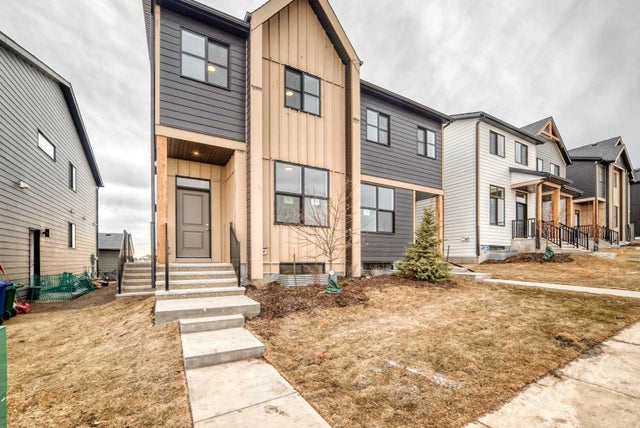 Photo for MLS®# A2275902 - home for sale at 131 Sawgrass Gate Northwest, Sawgrass Park, Airdrie Alberta