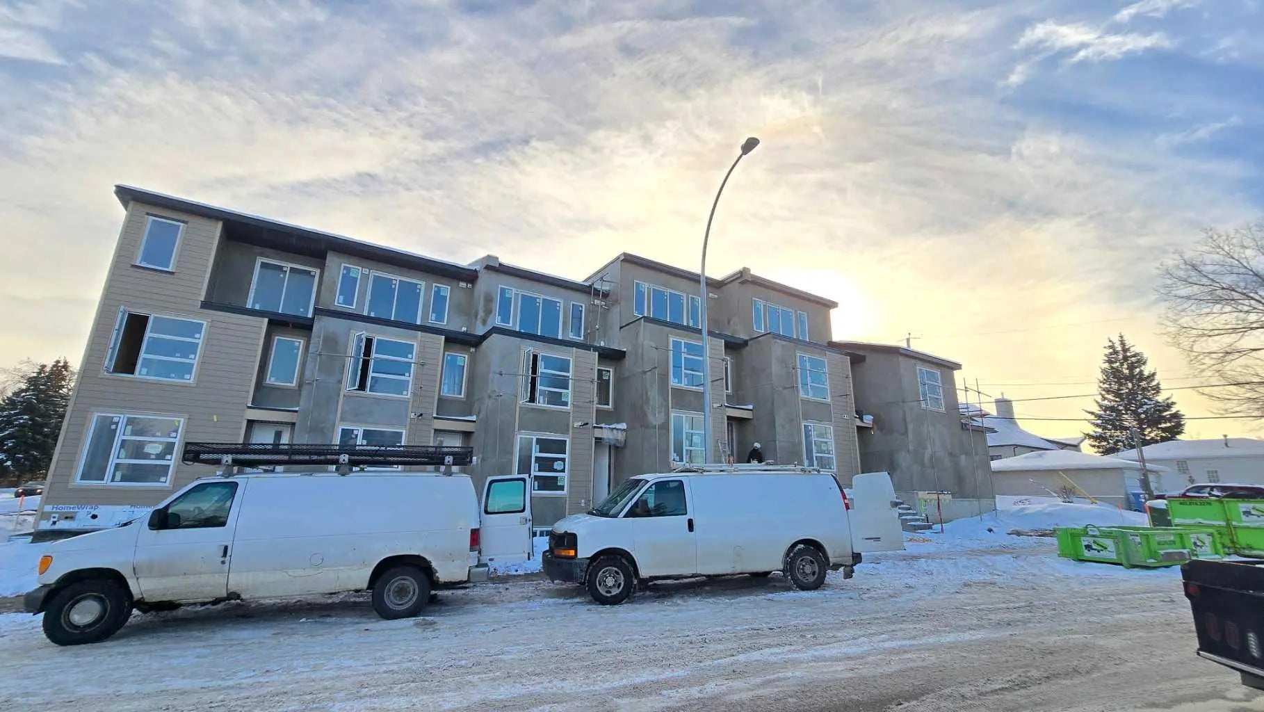 4767 Montana Crescent Northwest, Calgary – Commercial Multi Family Listing Photo 4