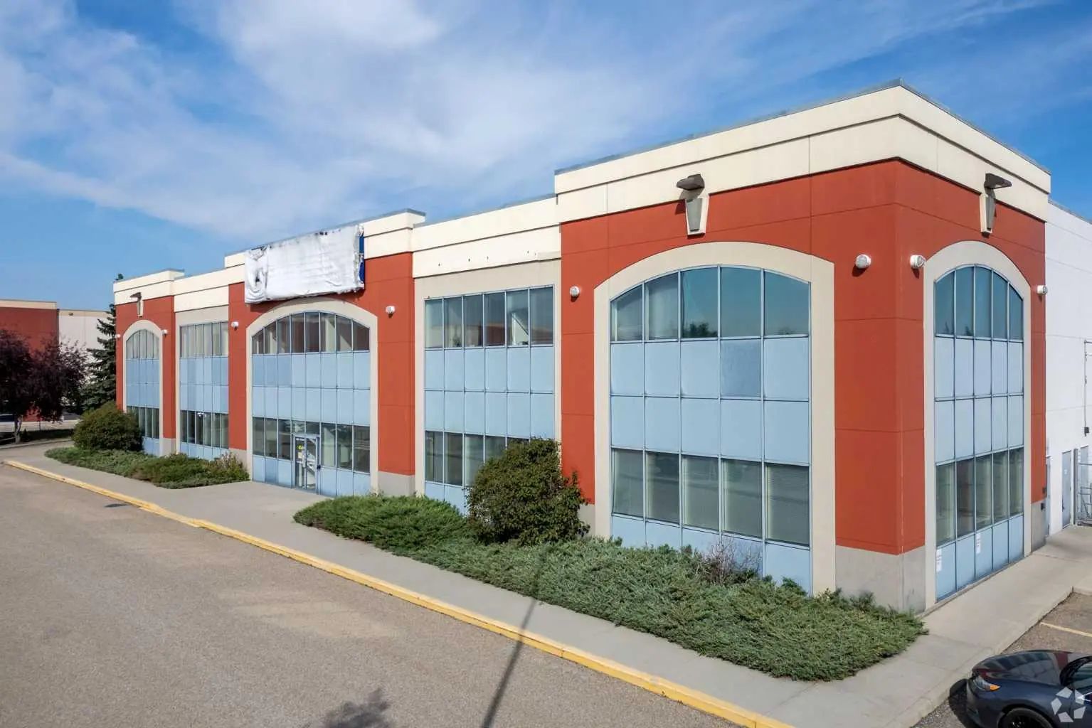 3000 15 Street Northeast, Calgary – Commercial Industrial Listing Photo 2