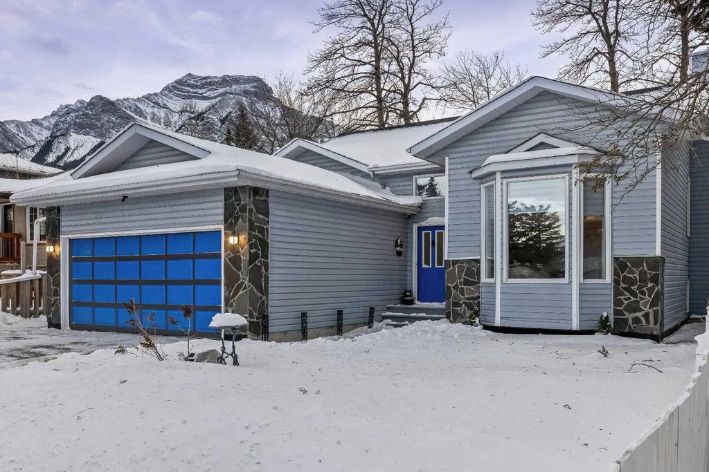 11 Mt Mcgillivary Drive , Exshaw