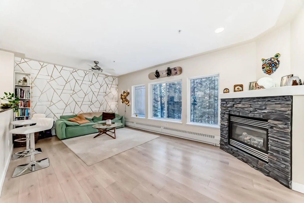 114, 30 Discovery Ridge Close Sw, Calgary