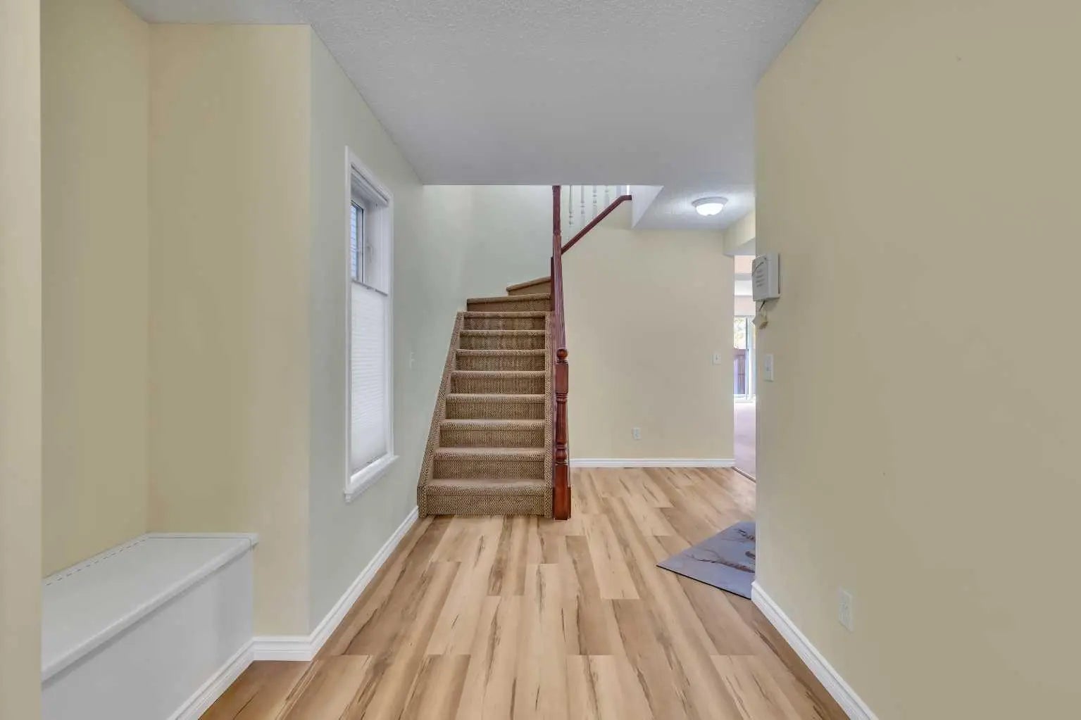 140 Valley Ridge Heights Northwest, Calgary – Residential Row/Townhouse Listing Photo 3